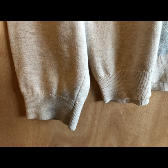 Banana Republic V-Neck Argyle Sweater Tan. - Picture 5 of 5